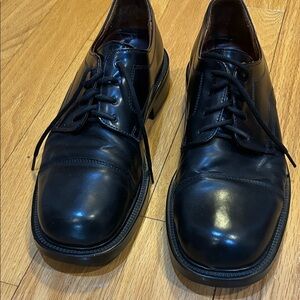 Elegant Black Leather Men's Oxfords